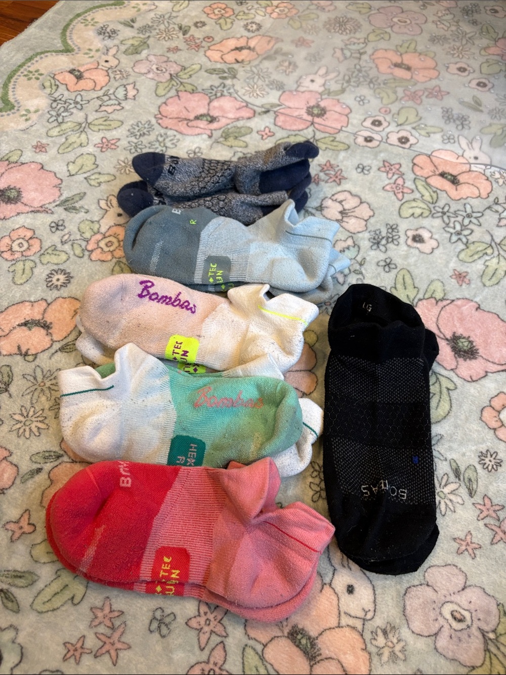 Bombas Woman’s No-Show Sock Bundle — Pink, Red, Black, White, Gray, Teal